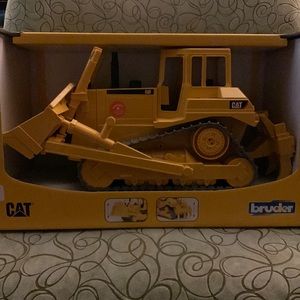 NEW Bruder CAT Bulldozer 1:16 Factory Sealed